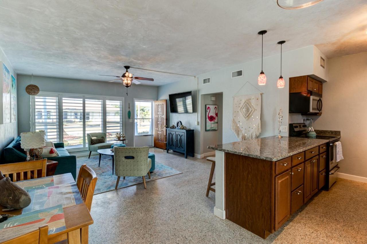 3 Bed 2 Ba Wifi Kitchen Walk To Beach Firepit Daytona Beach Bagian luar foto